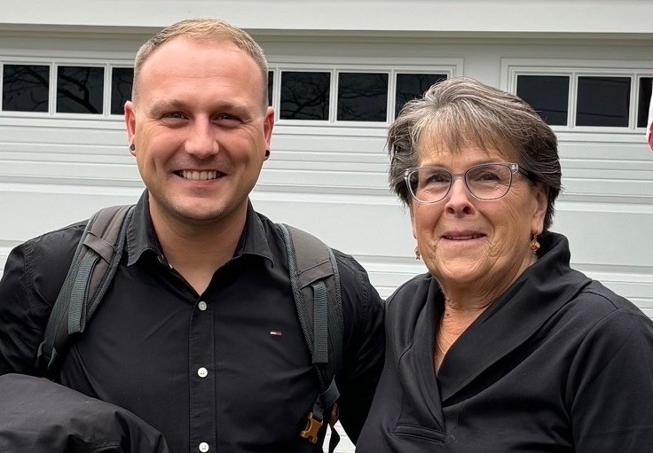 Laura T and Michael arrival